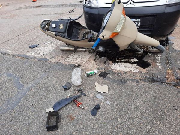 Chocaron una moto y una camioneta en crespo